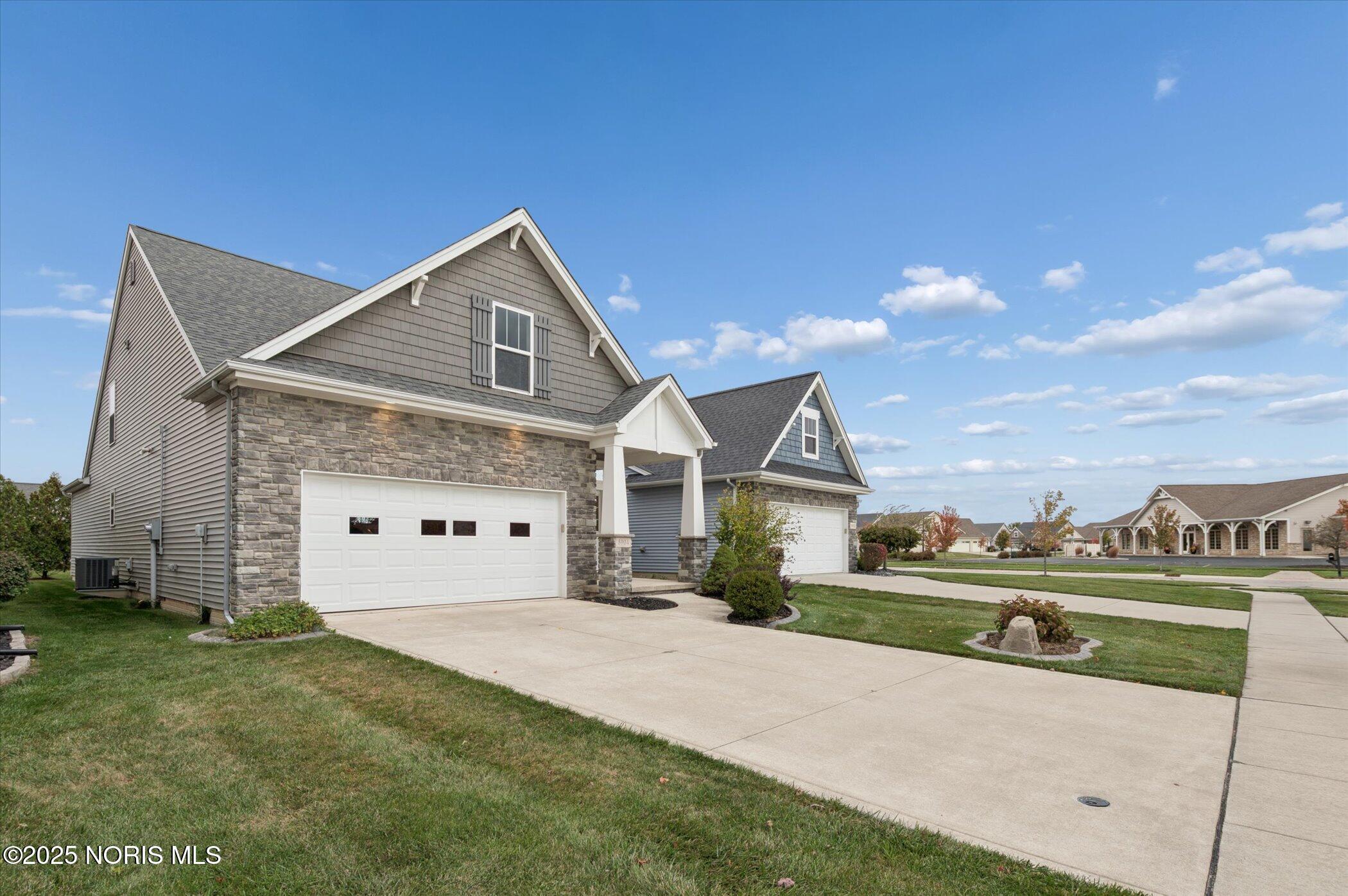 8904 N Park Lake Circle