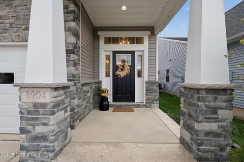 Tiny photo for 8904 N Park Lake Circle, Sylvania, OH 43560 (MLS # 10000436)