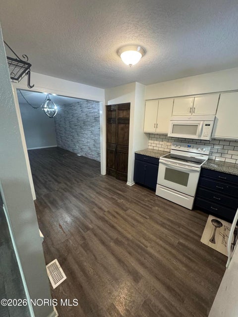 Tiny photo for 2757 Sweetbriar Court, Toledo, OH 43615 (MLS # 10009774)