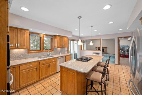 Tiny photo for 730 Ashbury Drive, Perrysburg, OH 43551 (MLS # 10006063)