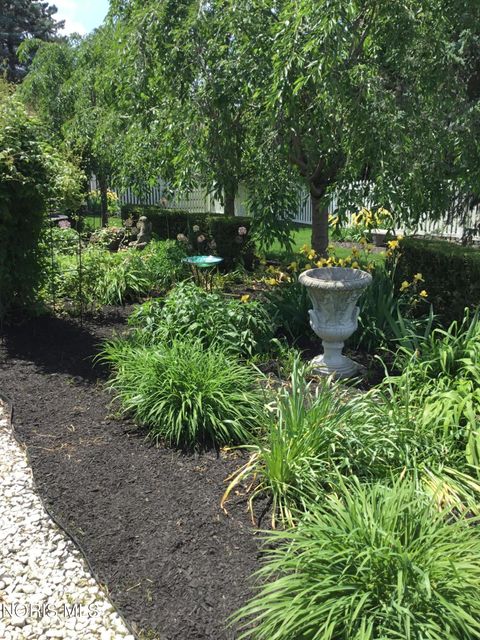 Tiny photo for 730 Ashbury Drive, Perrysburg, OH 43551 (MLS # 10006063)