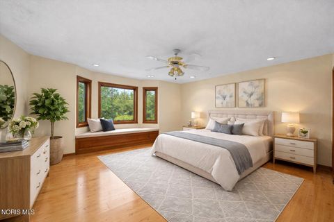 Tiny photo for 730 Ashbury Drive, Perrysburg, OH 43551 (MLS # 10006063)