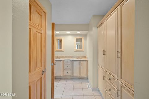 Tiny photo for 730 Ashbury Drive, Perrysburg, OH 43551 (MLS # 10006063)