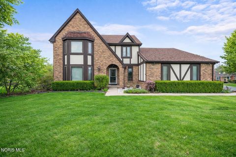 Photo of 730 Ashbury Drive, Perrysburg, OH 43551 (MLS # 10006063)
