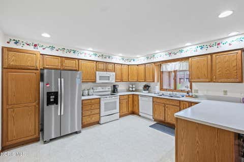 Tiny photo for 100 Meadowcrest Drive, McComb, OH 45858 (MLS # 10008646)