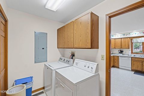 Tiny photo for 100 Meadowcrest Drive, McComb, OH 45858 (MLS # 10008646)