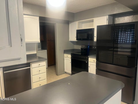 Tiny photo for 59 Applewood Drive, Oregon, OH 43616 (MLS # 10013433)
