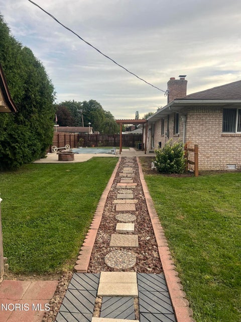 Tiny photo for 59 Applewood Drive, Oregon, OH 43616 (MLS # 10013433)