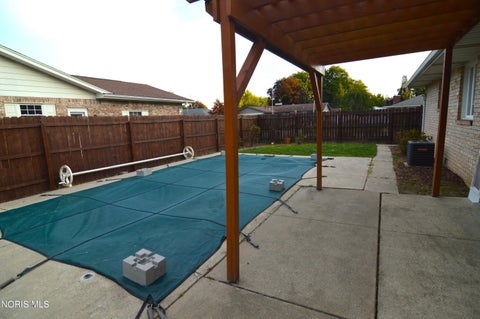 Tiny photo for 59 Applewood Drive, Oregon, OH 43616 (MLS # 10013433)