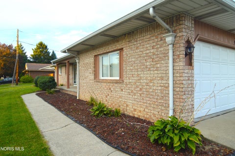 Tiny photo for 59 Applewood Drive, Oregon, OH 43616 (MLS # 10013433)