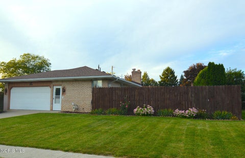 Tiny photo for 59 Applewood Drive, Oregon, OH 43616 (MLS # 10013433)