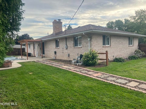 Tiny photo for 59 Applewood Drive, Oregon, OH 43616 (MLS # 10013433)