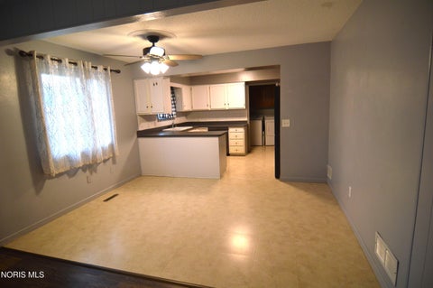 Tiny photo for 59 Applewood Drive, Oregon, OH 43616 (MLS # 10013433)