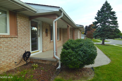 Tiny photo for 59 Applewood Drive, Oregon, OH 43616 (MLS # 10013433)