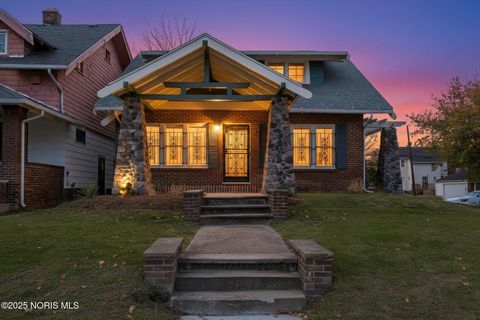 Photo of 2053 Calumet Avenue, Toledo, OH 43607 (MLS # 10001123)