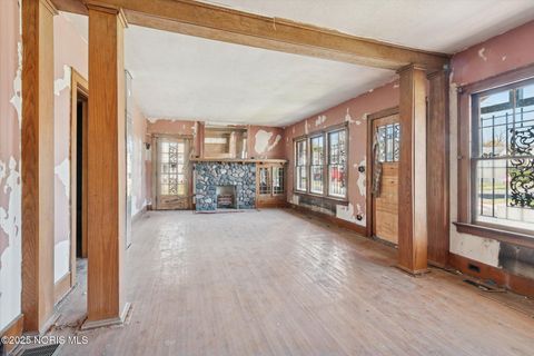 Tiny photo for 2053 Calumet Avenue, Toledo, OH 43607 (MLS # 10001123)