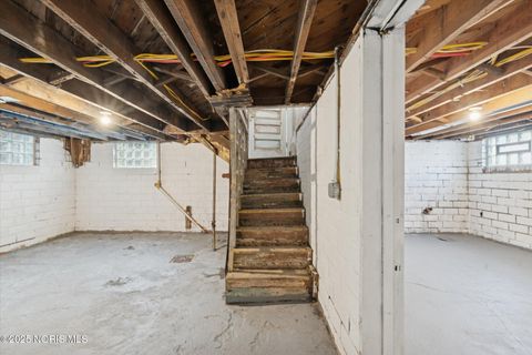 Tiny photo for 2053 Calumet Avenue, Toledo, OH 43607 (MLS # 10001123)