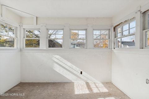 Tiny photo for 2053 Calumet Avenue, Toledo, OH 43607 (MLS # 10001123)