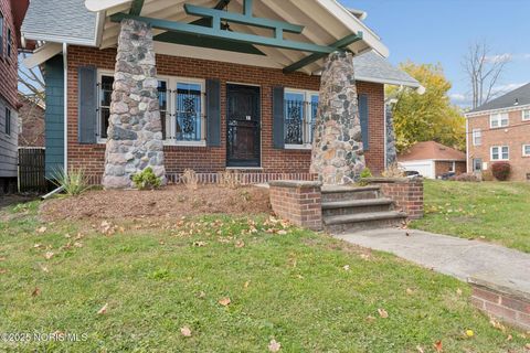 Tiny photo for 2053 Calumet Avenue, Toledo, OH 43607 (MLS # 10001123)