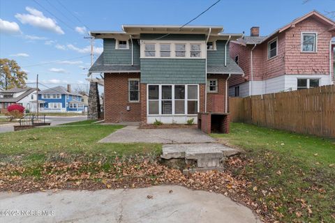 Tiny photo for 2053 Calumet Avenue, Toledo, OH 43607 (MLS # 10001123)