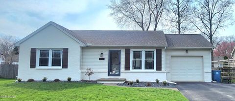 Photo of 3335 Indian Oaks Lane, Toledo, OH 43617 (MLS # 10005887)