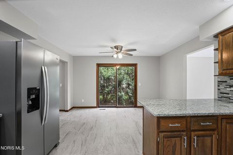 Tiny photo for 1705 Henthorne Drive, Maumee, OH 43537 (MLS # 10008383)