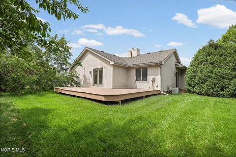 Tiny photo for 1705 Henthorne Drive, Maumee, OH 43537 (MLS # 10008383)