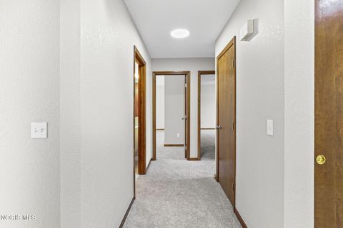 Tiny photo for 1705 Henthorne Drive, Maumee, OH 43537 (MLS # 10008383)