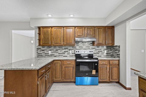 Tiny photo for 1705 Henthorne Drive, Maumee, OH 43537 (MLS # 10008383)