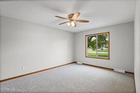 Tiny photo for 1705 Henthorne Drive, Maumee, OH 43537 (MLS # 10008383)