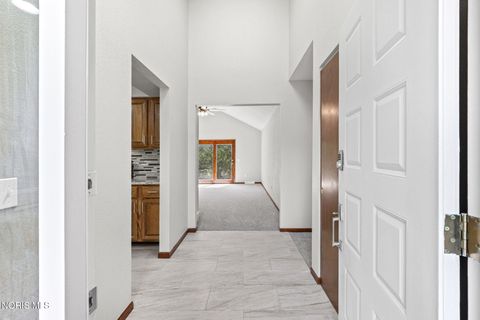 Tiny photo for 1705 Henthorne Drive, Maumee, OH 43537 (MLS # 10008383)
