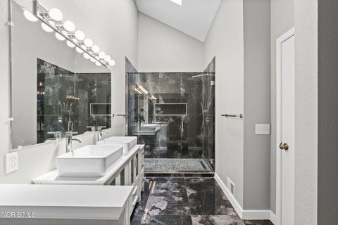 Tiny photo for 1705 Henthorne Drive, Maumee, OH 43537 (MLS # 10008383)
