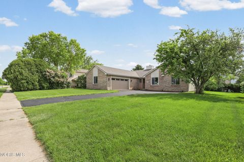 Tiny photo for 1705 Henthorne Drive, Maumee, OH 43537 (MLS # 10008383)