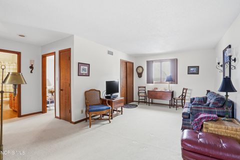 Tiny photo for 821 Fox Run Road #Apt 6, Findlay, OH 45840 (MLS # 10005217)