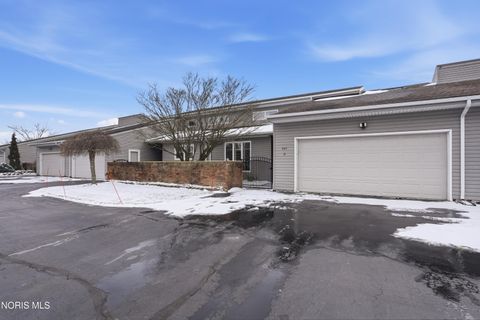Tiny photo for 821 Fox Run Road #Apt 6, Findlay, OH 45840 (MLS # 10005217)