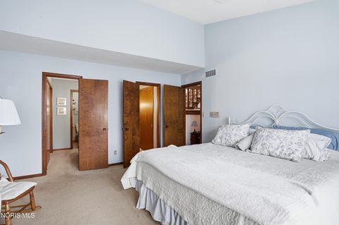 Tiny photo for 821 Fox Run Road #Apt 6, Findlay, OH 45840 (MLS # 10005217)