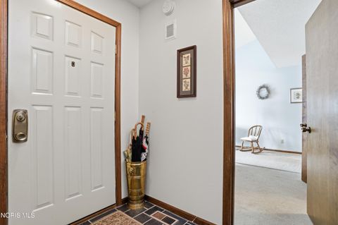 Tiny photo for 821 Fox Run Road #Apt 6, Findlay, OH 45840 (MLS # 10005217)