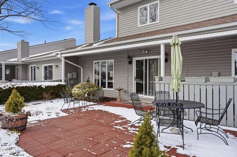 Tiny photo for 821 Fox Run Road #Apt 6, Findlay, OH 45840 (MLS # 10005217)