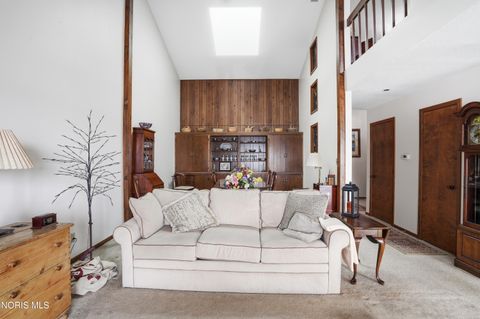 Tiny photo for 821 Fox Run Road #Apt 6, Findlay, OH 45840 (MLS # 10005217)