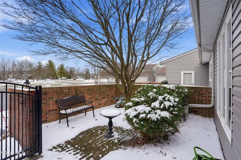 Tiny photo for 821 Fox Run Road #Apt 6, Findlay, OH 45840 (MLS # 10005217)