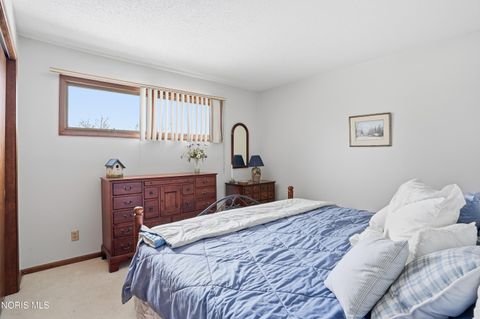 Tiny photo for 821 Fox Run Road #Apt 6, Findlay, OH 45840 (MLS # 10005217)