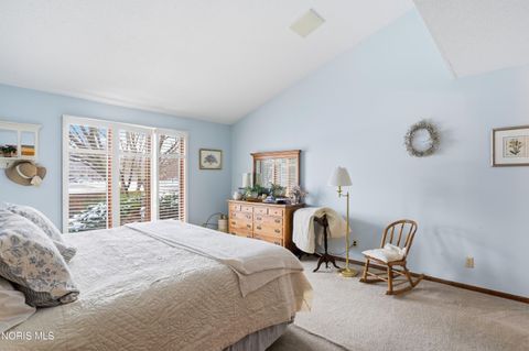 Tiny photo for 821 Fox Run Road #Apt 6, Findlay, OH 45840 (MLS # 10005217)