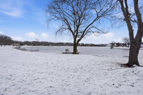 Tiny photo for 821 Fox Run Road #Apt 6, Findlay, OH 45840 (MLS # 10005217)