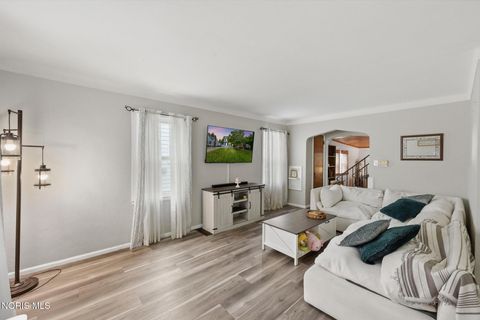Tiny photo for 3827 Doty Drive, Toledo, OH 43613 (MLS # 10010076)