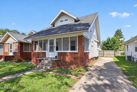 Tiny photo for 536 Eleanor Avenue, Toledo, OH 43612 (MLS # 10014487)