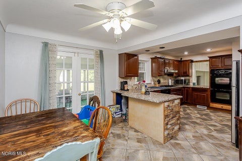 Tiny photo for 9221 Mandell Road, Perrysburg, OH 43551 (MLS # 10011096)