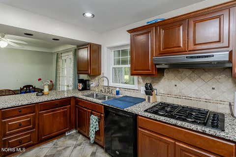 Tiny photo for 9221 Mandell Road, Perrysburg, OH 43551 (MLS # 10011096)