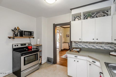 Tiny photo for 2236 Beaufort Avenue, Toledo, OH 43613 (MLS # 10013800)