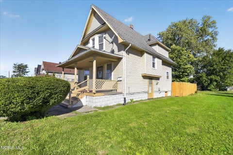 Tiny photo for 1126 Indiana Avenue, Toledo, OH 43607 (MLS # 10014385)