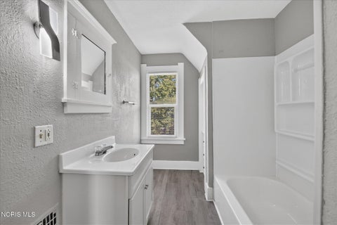 Tiny photo for 1126 Indiana Avenue, Toledo, OH 43607 (MLS # 10014385)